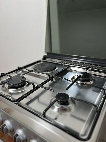 муфельная печь: Газовая плита Ferre с духовкой - Варочная поверхность: 4 конфорки (3 — 1