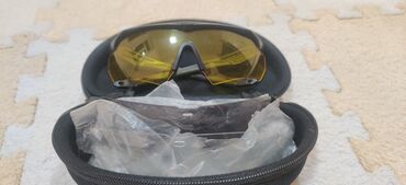 тактические очки oakley: Тактические очки ESS, предназначенные для защиты глаз. В комплект