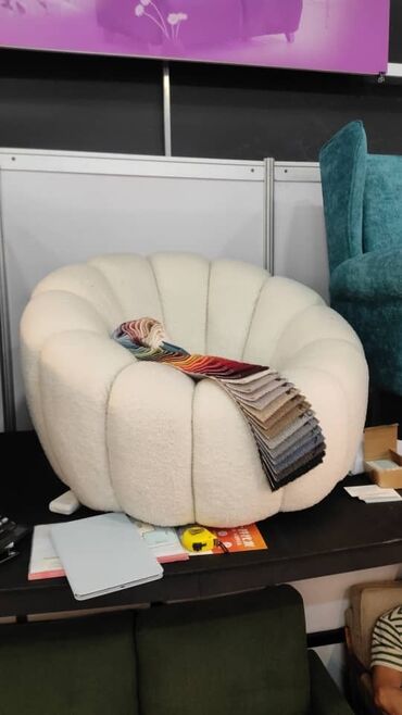 Швеи: Срочно требуется швея по мягкой мебели,с опытом работы, ответственный — 20