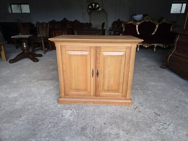 Komode: Drveni dvokrilni kabinet/komoda od punog hrasta - Materijal: masivni — 2