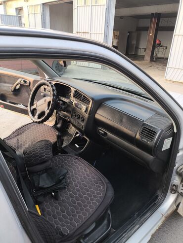 Volkswagen: Volkswagen Vento: 1995 г., Механика, Седан — 12