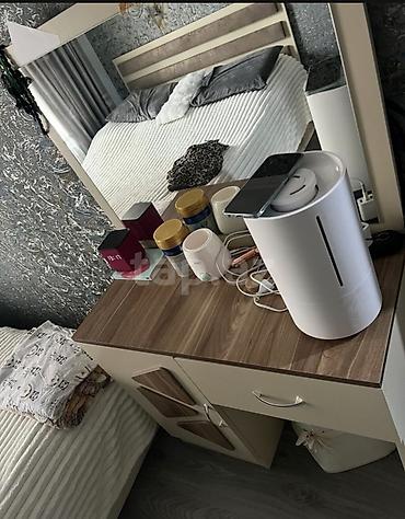 Mebel: Komod və iki tumba satılır. Əla vəziyyətdədir. Yalnız bir tumbada — 2