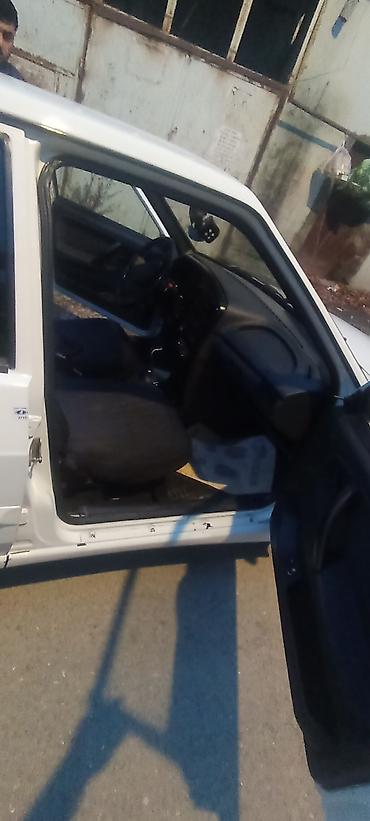 daf ati 400: VAZ (LADA) Samara: 1.6 l | 2005 il 258674 km Sedan — 7