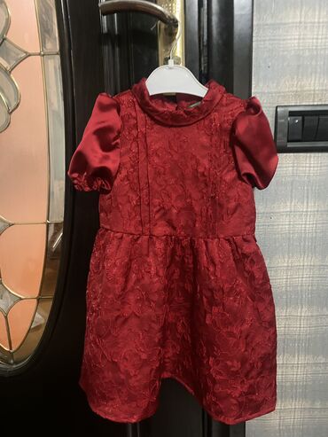 benetton: Детское платье Benetton, цвет - Красный