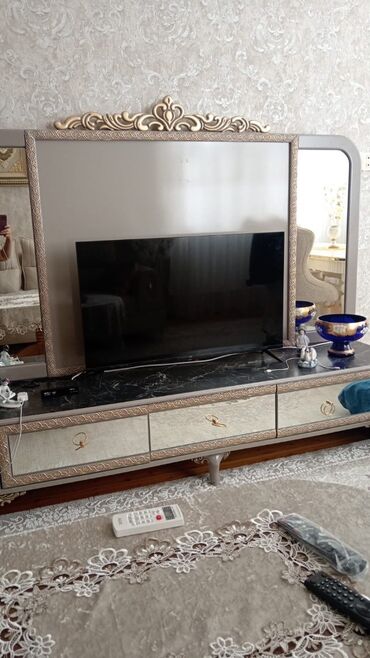 Matraslar: Tv altligi satilir yaxsi veziyyetdedi