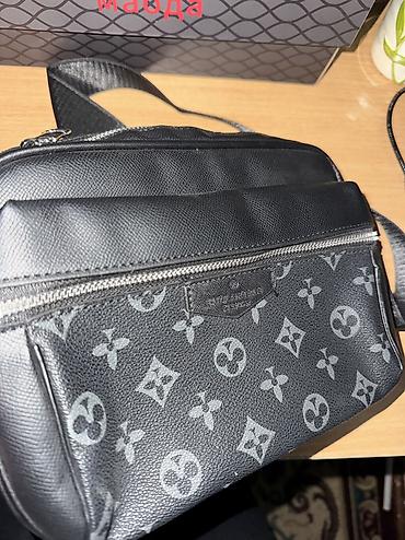 Аксессуары: Барсетка, Louis Vuitton, Материал: Искусственная кожа, Регулируемый ремень, Новый — 2
