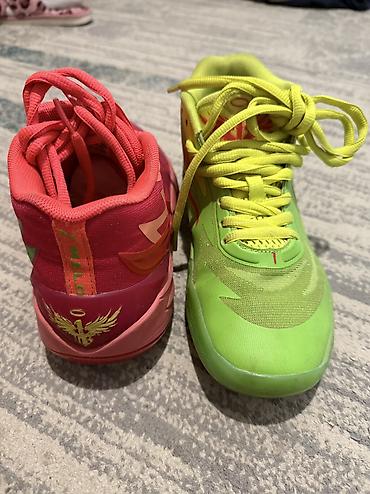 волейбольный крассовка: Волейбольные/баскетбольные кроссовки PUMA, разноцветная пара (левый — — 2