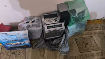 патефон цена: Продаю музыкальный центр,калонки в комплекте,плюс караоке аппарат всё