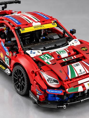 модель: Ferrari 488 GTE — конструктор 1677 деталей + картина 80×50 см — 4