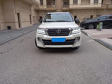 Toyota: Toyota Land Cruiser (200 seriyası) – ağ rəngli, tam ölçülü premium — 1