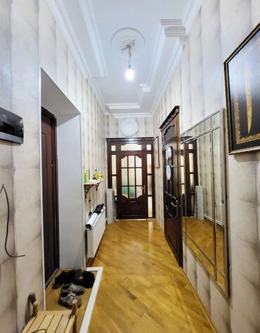 Uzunmüddətli kirayə mənzillər: Mənzil Elmlər Akademiyasi. metrosuna yaxın ərazidə yerləşir.Piyada 3-4 — 15