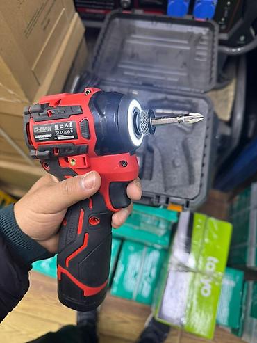 винтоверт: Аккумуляторный ударный шуруповерт D-MAX DMAX20010 в кейсе — 2