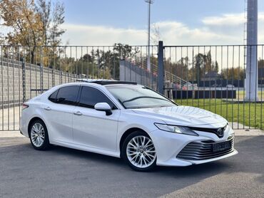 машины 2010 года и выше: Toyota Camry: 2017 г., 2.5 л, Автомат, Бензин, Седан