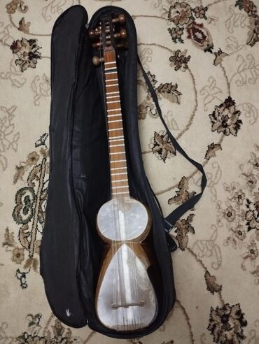 Пианино: Tar satılır. Əla vəziyyətdədir heç bir problemimi yoxdur. Mizrabi