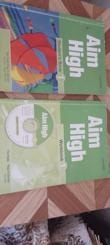 varli ata kasib ata: Aim High student book,workbook.Birisi 5 manat.Birlikdə 10manat