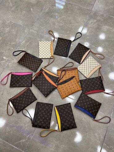 Torbe: Louis Vuitton, Materijal: Platno