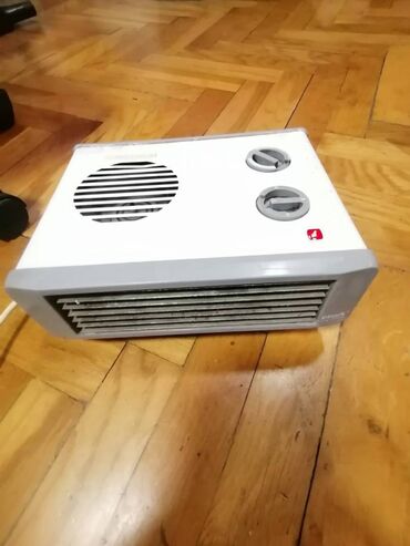 samsung easy 2000w: Grejalica EIDA 2000w duvaljka ispravna 
 lepo radi


Mirjevo