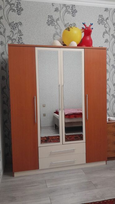 açarlı dolab: Yeni kimidi hər biri 200 Azn real müşderye enfirmde olacaq