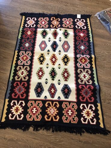 бутыль 20 литров: Kilim xalcalar. Olcu 80/1.20
80/1.60