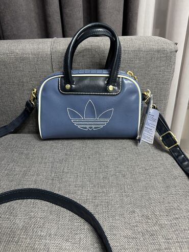 рюкзак портфель для девочки: Кросс-боди Adidas
Оригинал 💯Вьетнам
Цена: 5600 сом 
Тел