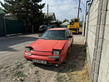 субара машина: Mazda 323: 1990 г., 1.8 л, Механика, Бензин, Хэтчбэк