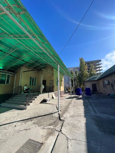 сдаю дом долгосрочный: 360 м², 7 комнат, Бронированные двери, Парковка, Сарай