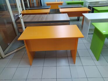 konputer stolu: Yeni, İşçi üçün, Künc masa
