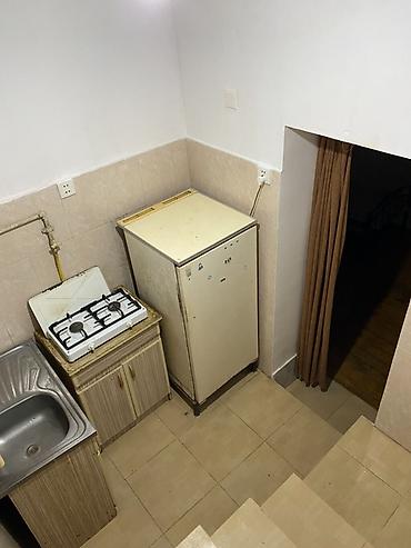Аренда комнат: Kirayə üçün sadə, tam mebellı kiçik mənzil/otaq. Plan və təchizat: - — 1