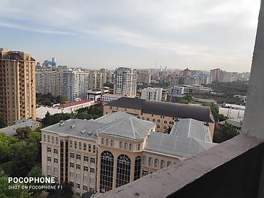 Mənzillər: Gənclik metrosunun yanında, Koroğlu Rəhimov küçəsi 13a ünvanında, ABU — 2