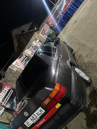 Volkswagen: Volkswagen Vento: 1992 г., 1.8 л, Механика, Бензин, Седан — 6