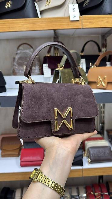 Torbe: Mini torba sa ručkom – model “M” logo - Struktura: kompaktna — 2