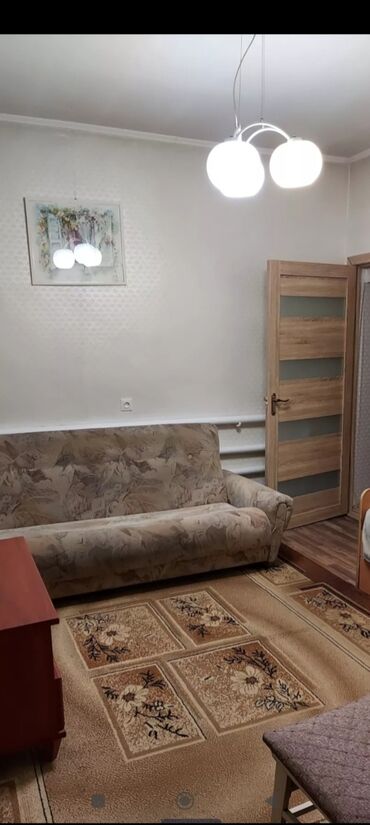 сдаю дом квартира: 59 кв. м, 3 бөлмө, Унаа токтотуучу жай, Забор, тосулган
