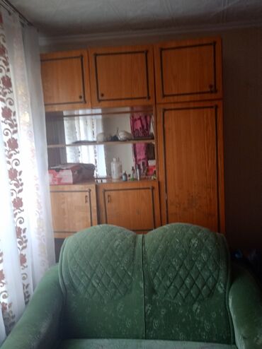 продаю дом сокулук центр: 170 м², 5 комнат, Старый ремонт С мебелью
