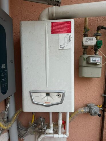 Mənzil kirayələyirəm: 2 otaqlı, 60 kv. m — 10