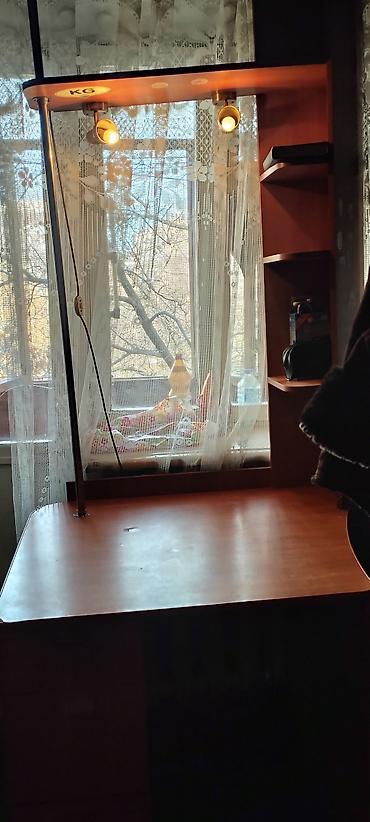 комп столы: Компьютерный/письменный стол с надстройкой и подсветкой. Описание: - — 2
