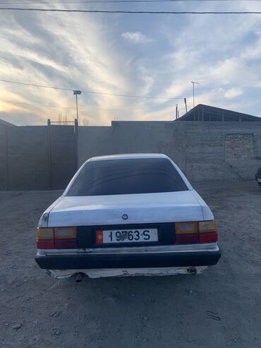 ауди машына: Audi 100: 1986 г., 1.8 л, Механика, Бензин, Седан