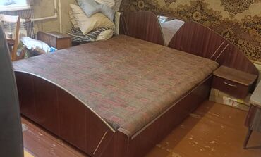 кровать 180: Или Меняю на СМАРТФОН. ПРОДАЮ, ПРОИЗВОДСТВО ИТАЛИЯ гарнитур