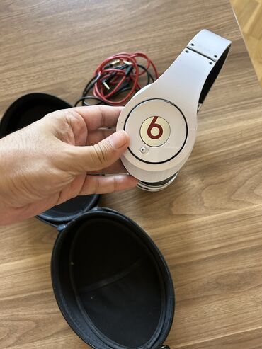 akg qulaqcıq: Beats studio qulaqlıq . Tam orginaldir . Dəyərindən ucuz satılır