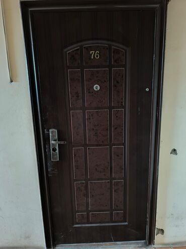 col qapilar: İşlənmiş Giriş qapısı Petlə ilə, Zəmanətsiz, Ünvandan götürmə