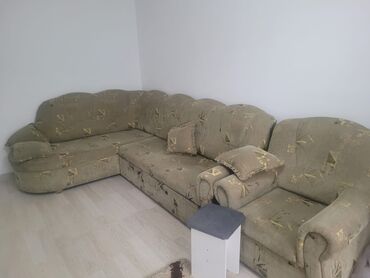 два кресла с подушками: Угловой диван, цвет - Зеленый, Б/у