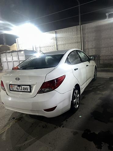Hyundai Solaris: 2013 г., Бензин, Седан