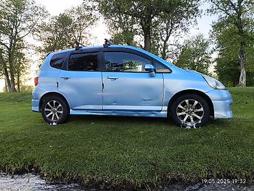 Honda: Honda Fit: 2002 г., 1.3 л, Вариатор, Бензин, Хэтчбэк — 2