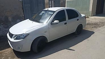 Ağ rəngli sedan avtomobil Xüsusiyyətlər: - 4 qapılı, kompakt sedan lalafo.az -da Ağ rəngli sedan avtomobil Xüsusiyyətlər: - 4 qapılı, kompakt sedan