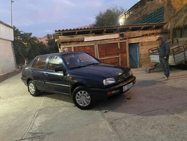 Volkswagen: Volkswagen Vento: 1992 г., 1.8 л, Механика, Бензин, Седан