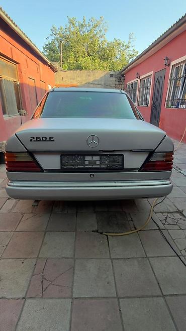 mercedes şəkilləri: Mercedes-Benz W124: 2.6 l | 1989 il Sedan — 3