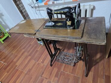 руль для ноутбука: Швейная машина с ножным приводом в столе - Классическая механическая