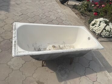овальная кровать: Ванна Төрт бурчтук, Материалы: Чоюн, Өлчөмү: 160 x 70 см