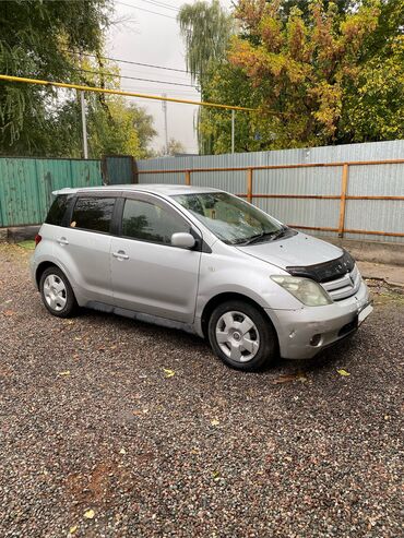 Toyota: Toyota ist: 2004 г., 1.5 л, Автомат, Бензин, Хэтчбэк