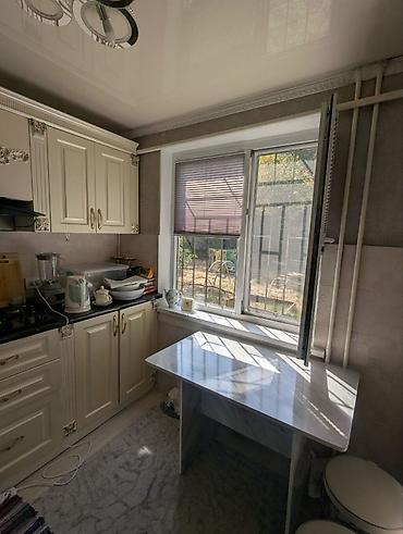 этажки: 2 комнаты, 42 м², ул. Московская / Гоголя 104 серия, 1 этаж, Косметический ремонт — 1