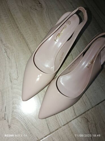 Tuflilər: Ölçü: 38, rəng - Bej, Yeni